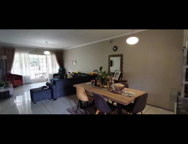 2 BEDROOM PROPERTY TO RENT IN RANDPARK RIDGE